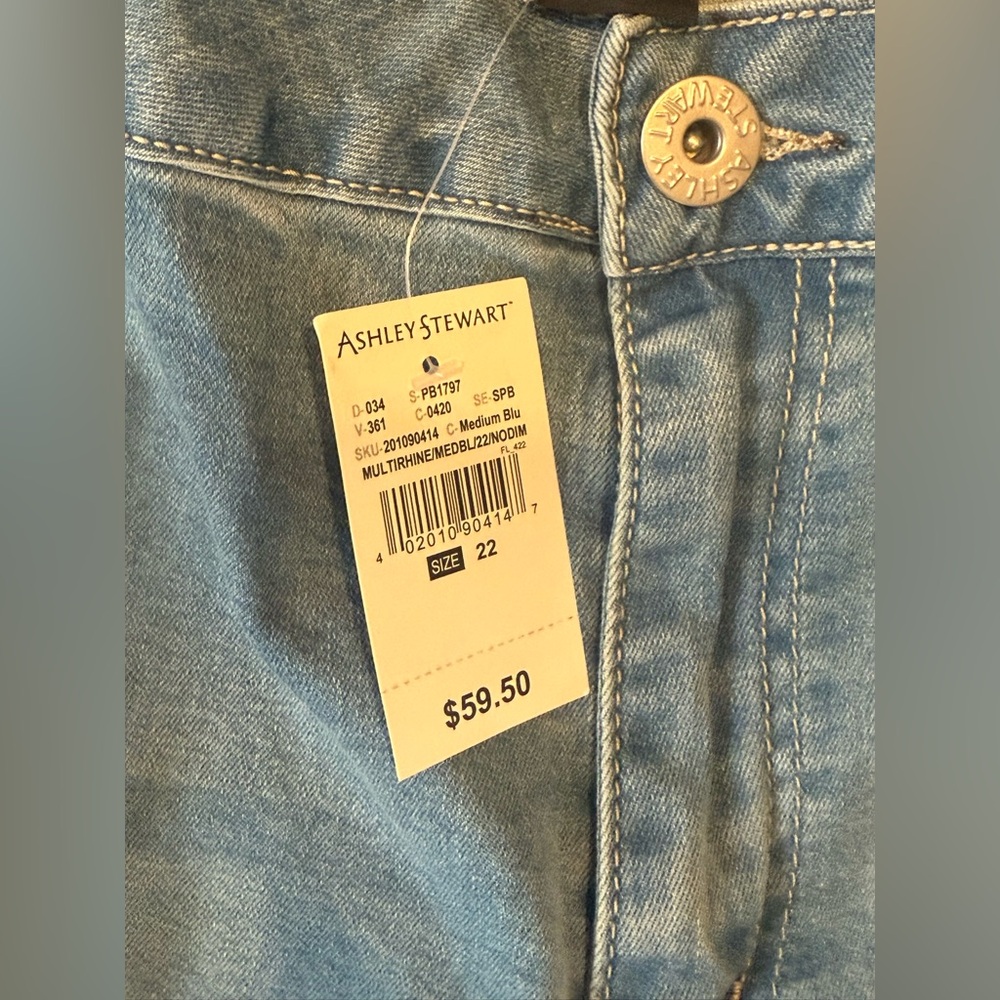 Ashley Sturat Embellished Blue Jeans Size 22 NWT - Picture 3 of 4